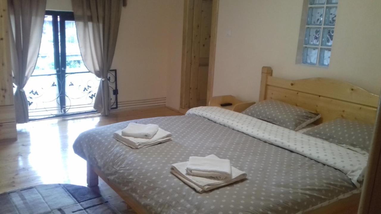 Apartamento Casa Radu Novaci-Străini Exterior foto