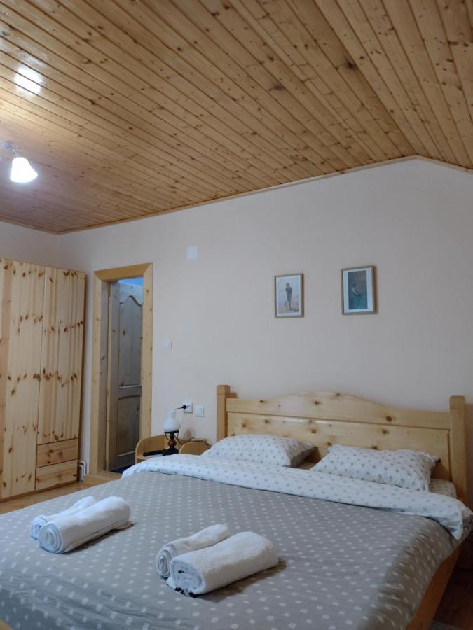 Apartamento Casa Radu Novaci-Străini Exterior foto
