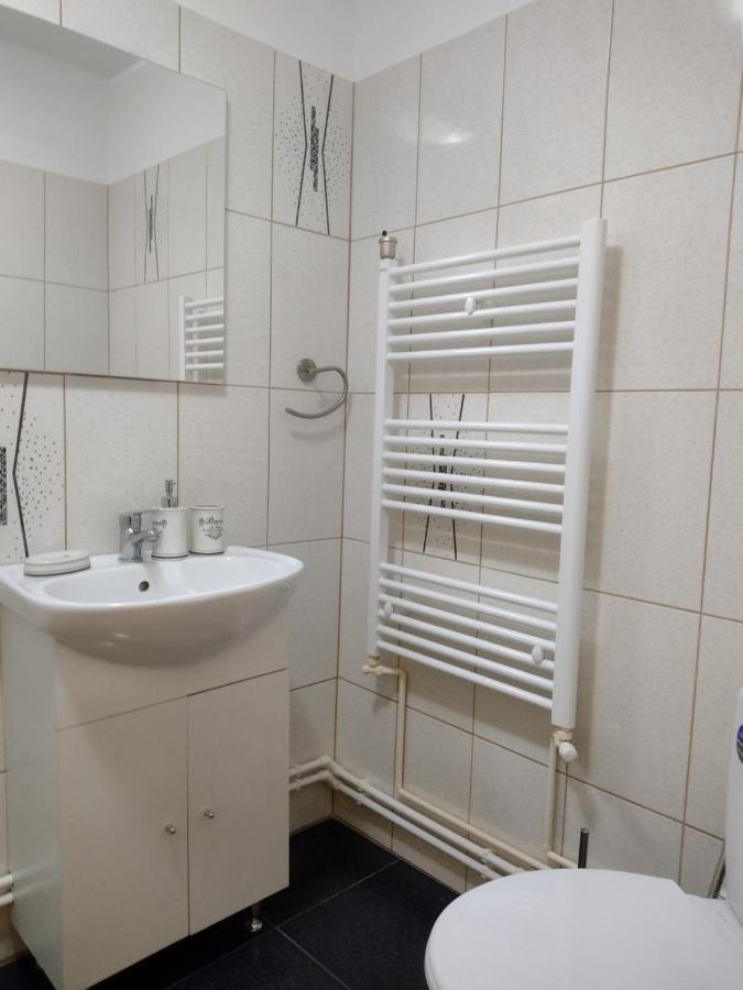 Apartamento Casa Radu Novaci-Străini Exterior foto