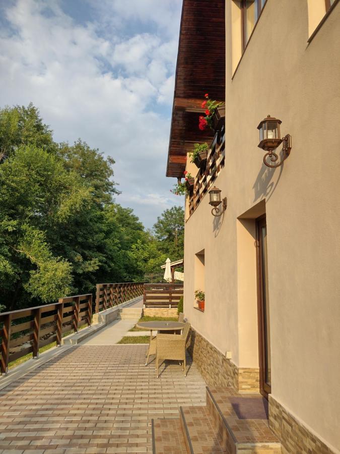 Apartamento Casa Radu Novaci-Străini Exterior foto