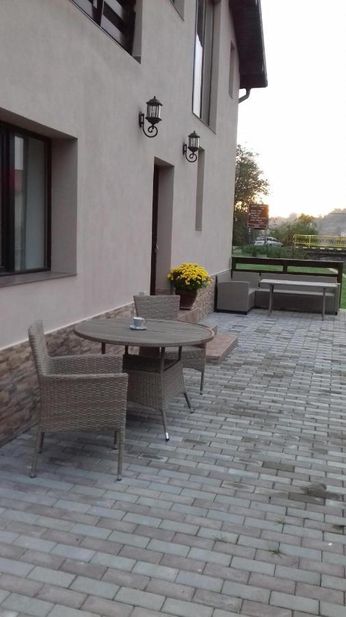 Apartamento Casa Radu Novaci-Străini Exterior foto