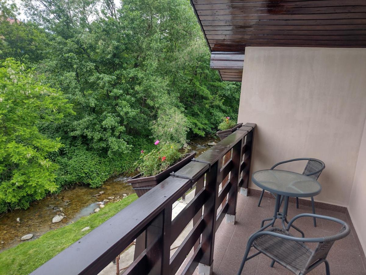 Apartamento Casa Radu Novaci-Străini Exterior foto